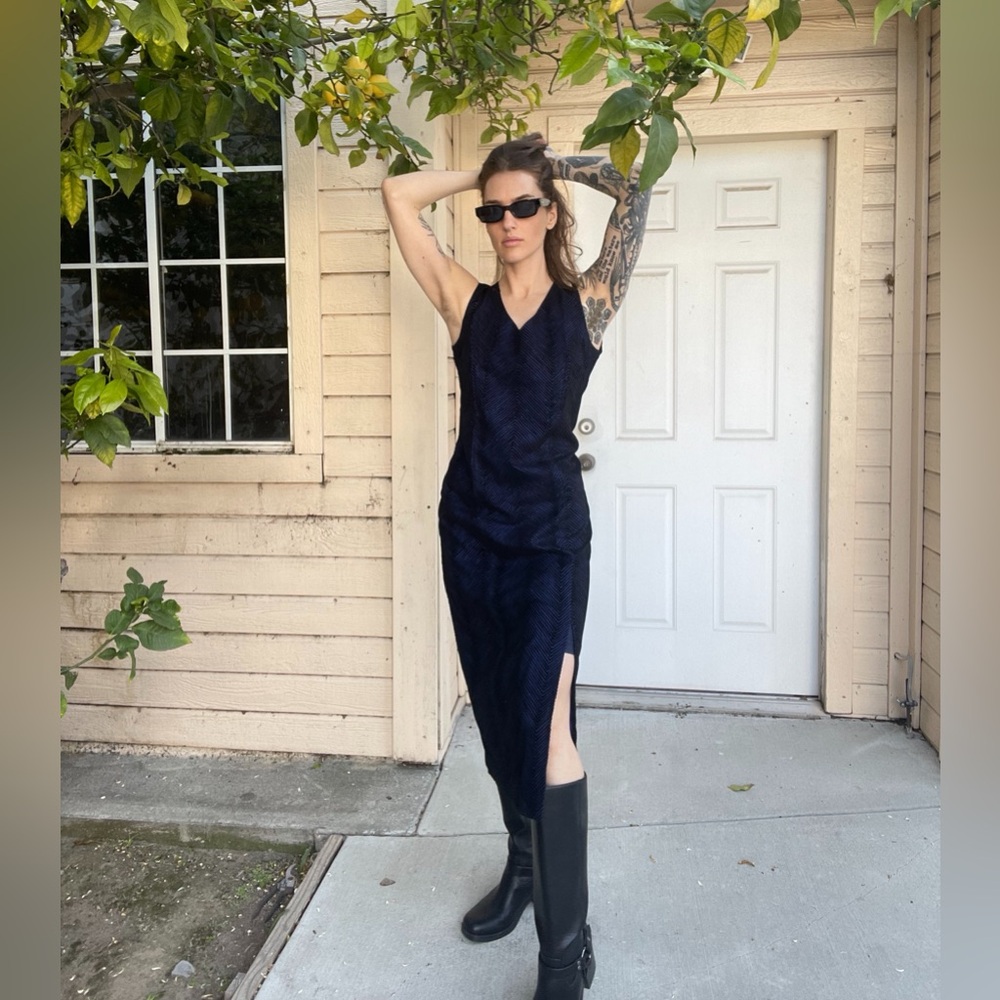 Elegant Black Sleeveless Dress